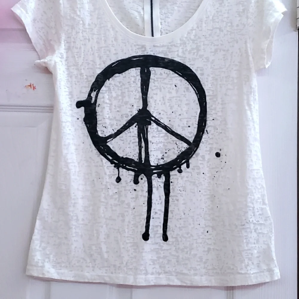 H&M  White Short Top With Peace Logo - Picture 2 of 8
